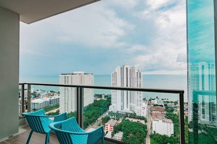 The Riviera Jomtien by Pattaya Holiday