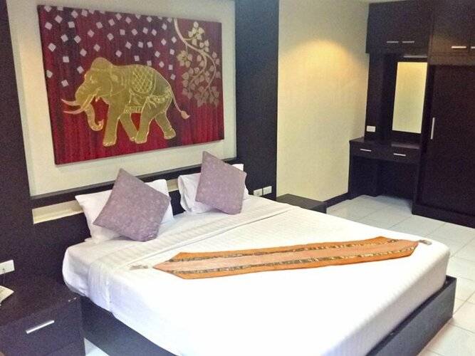 Zip Lounge & Apartments