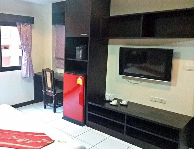 Zip Lounge & Apartments