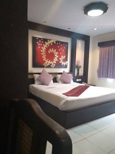 Zip Lounge & Apartments