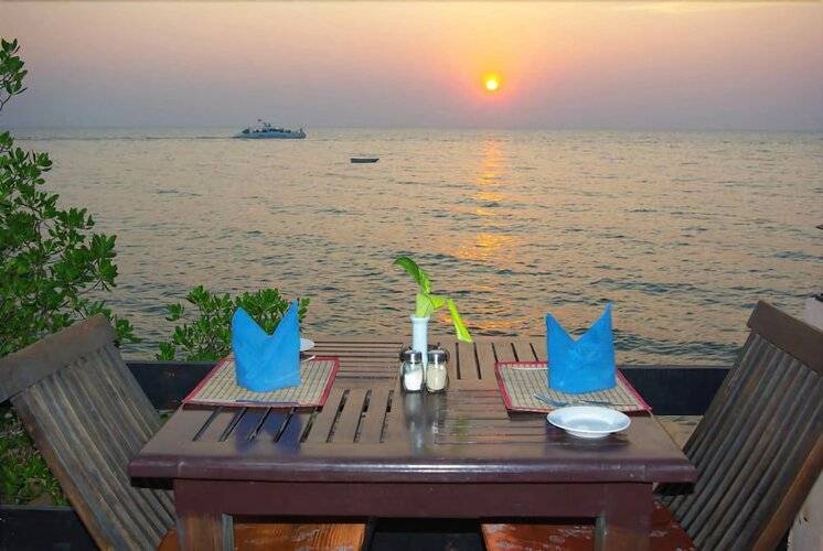 Sea Falcon Hotel