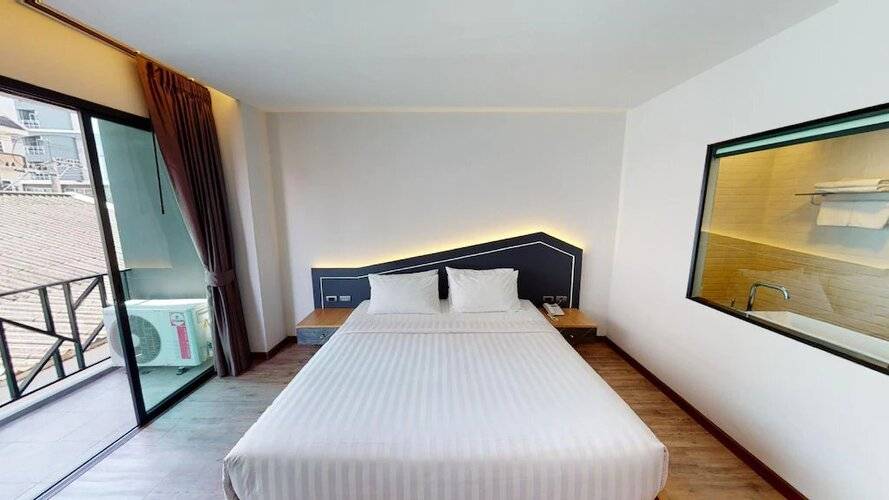 Sleep With Me Pattaya