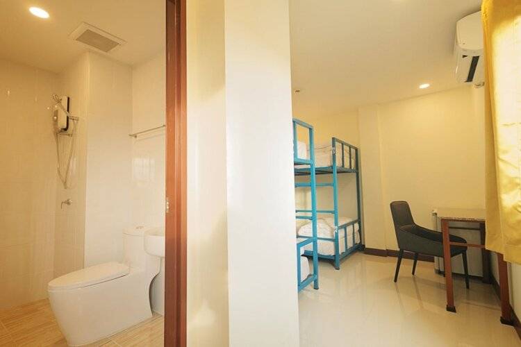 Happy Hostel