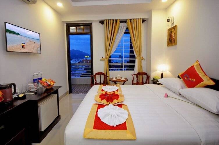 Full House Hotel