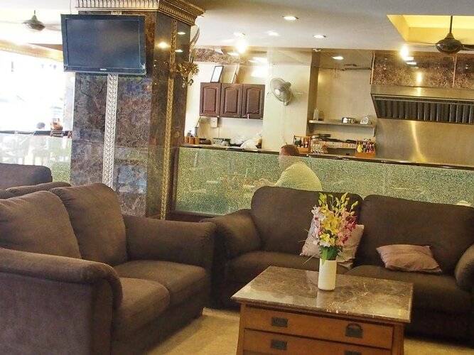 Maleez Lodge Hotel and Restaurant