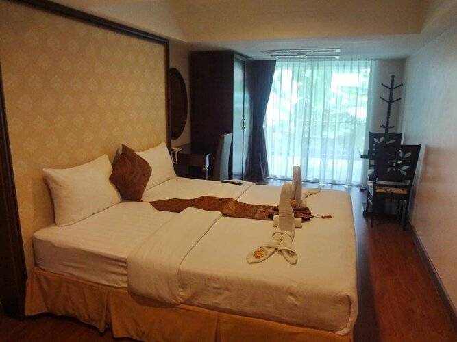 Maleez Lodge Hotel and Restaurant