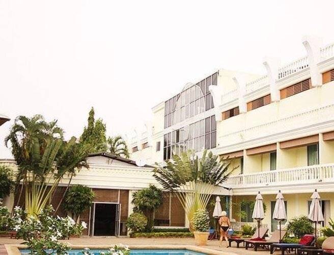 Windmill Resort Hotel