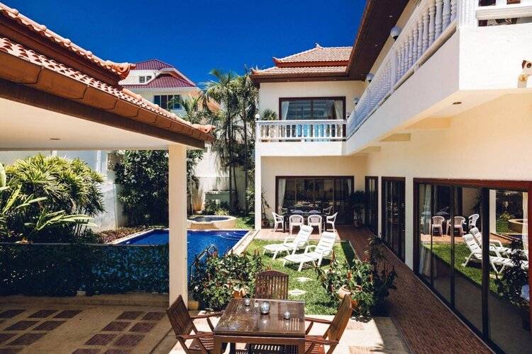Avoca Pool Villas
