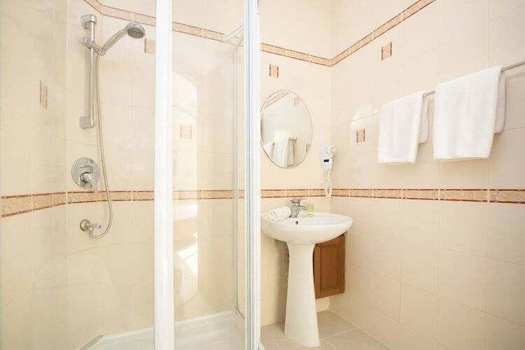 Avoca Pool Villas