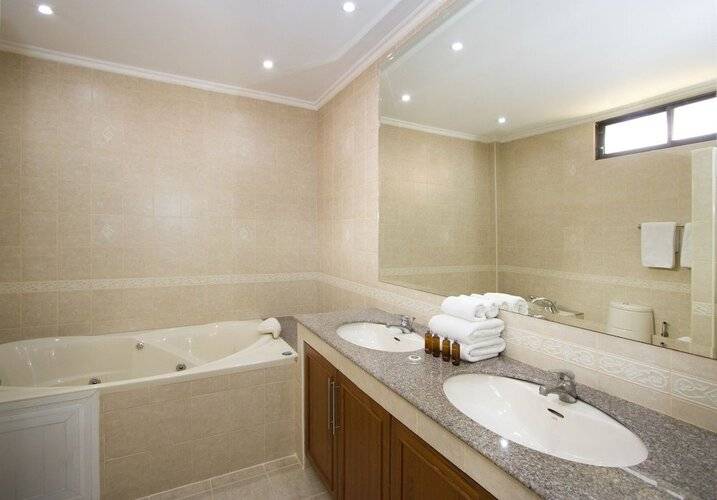Avoca Pool Villas