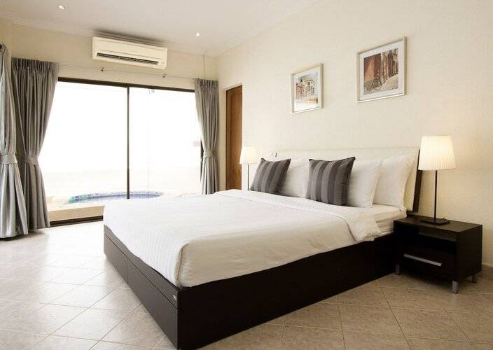 Avoca Pool Villas