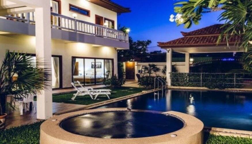 Avoca Pool Villas