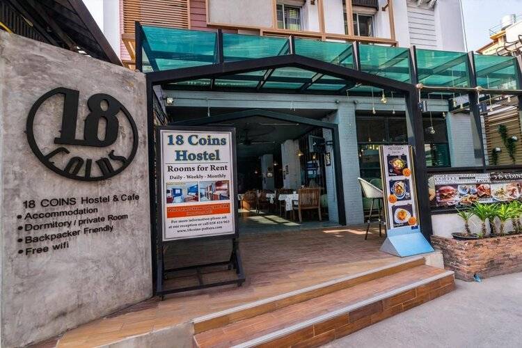 18 Coins Cafe & Hostel