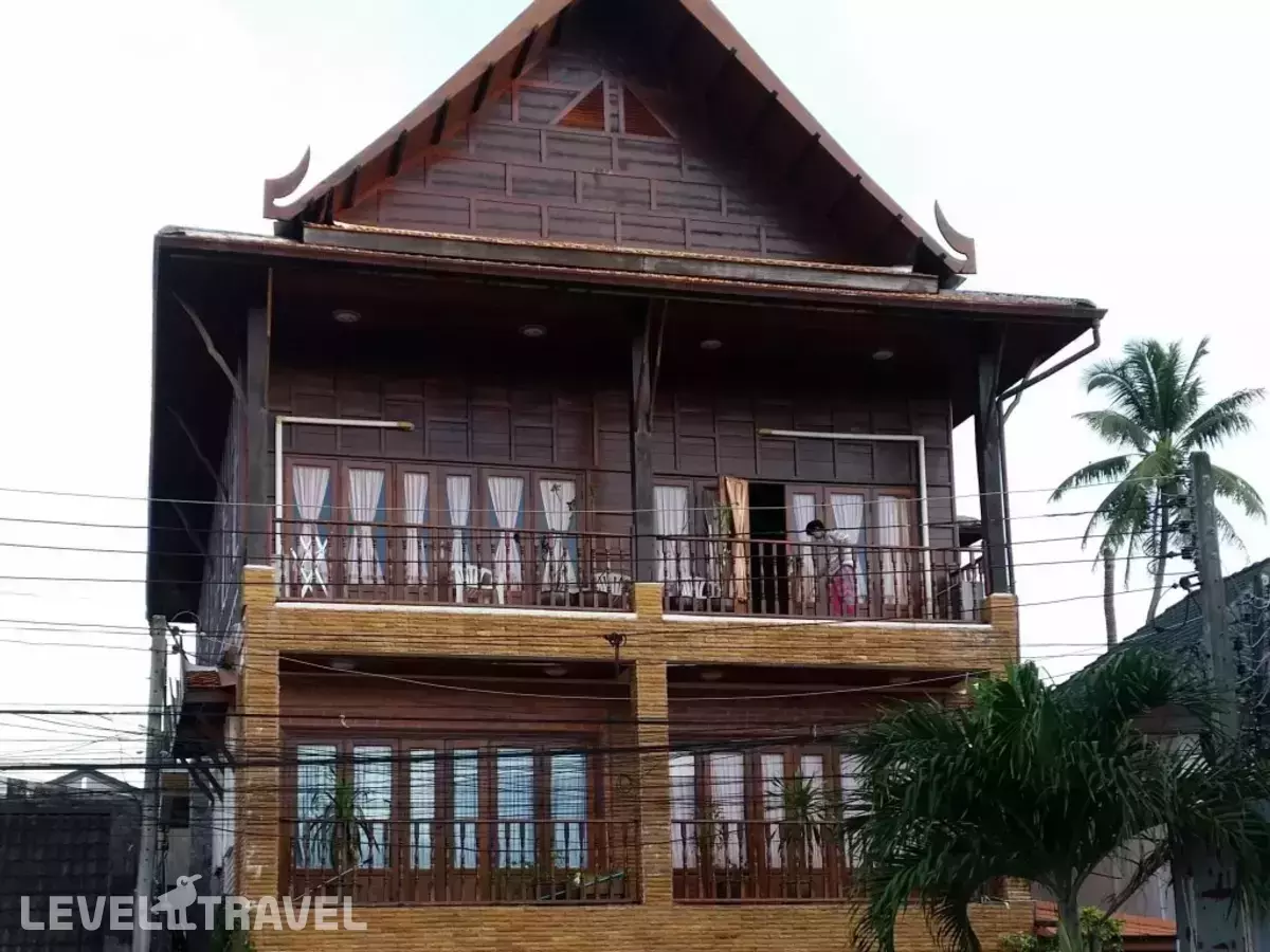 Beau and Blonde House Kamala