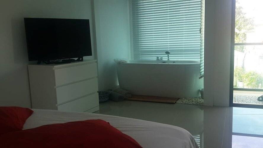 3 Bedroom Pool Villa near Beach & Laguna