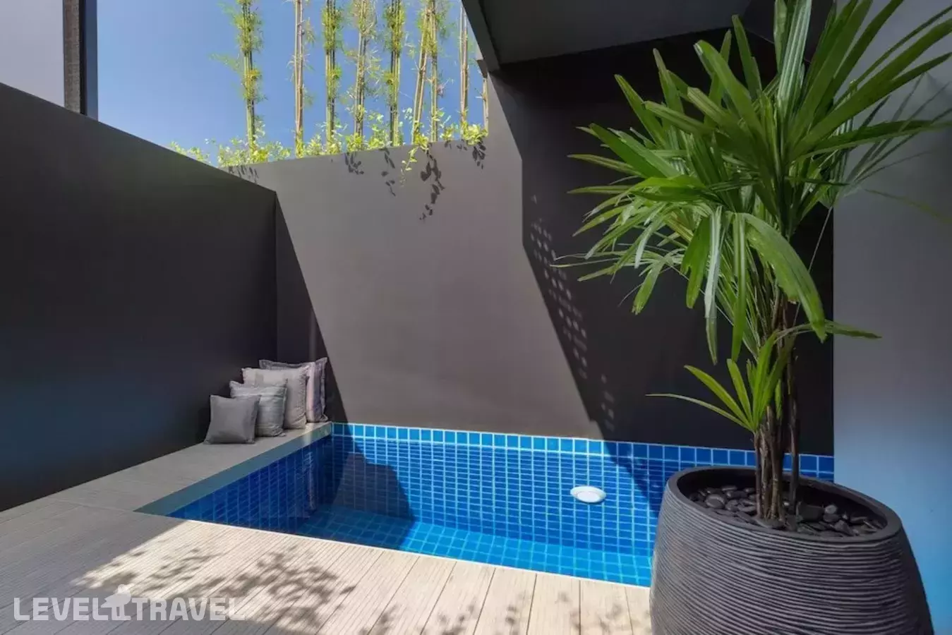 Loft Bonsai by Holiplanet