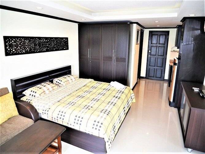Corner Studio 47 sq m Apartment at Angket