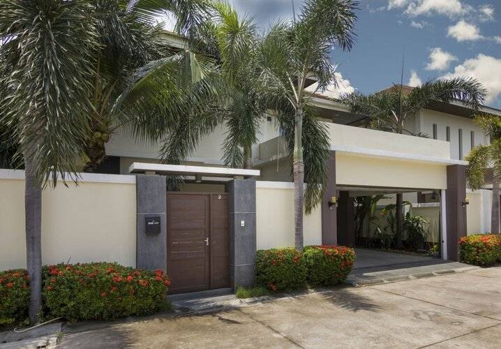 Tropicana Pool Villa