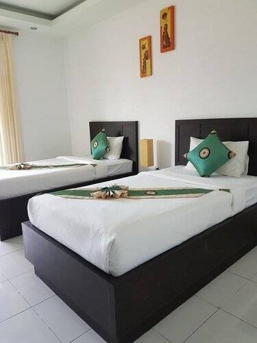 Monaburi Hotel