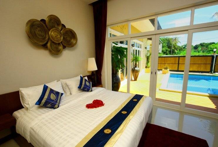 Rawai Private Villas - Pool and Garden