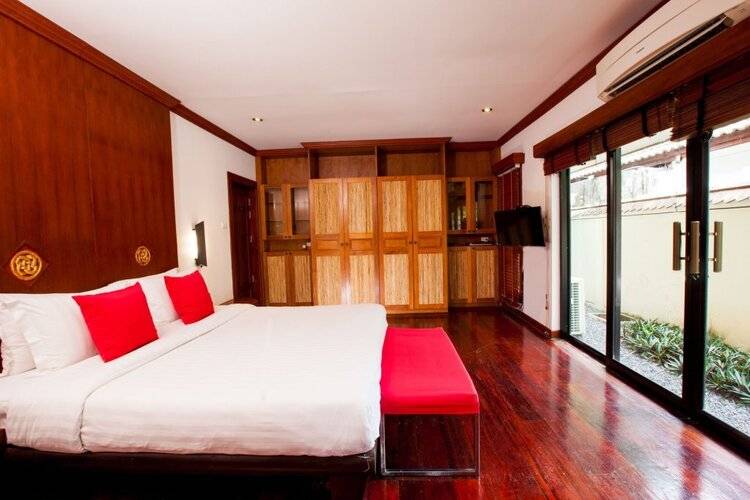 Pao Jin Poon Beach Front Villa