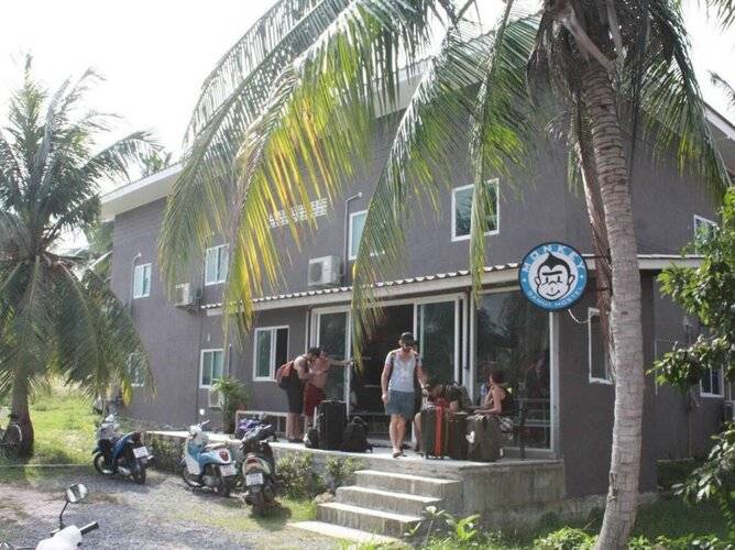 Monkey Samui Hostel