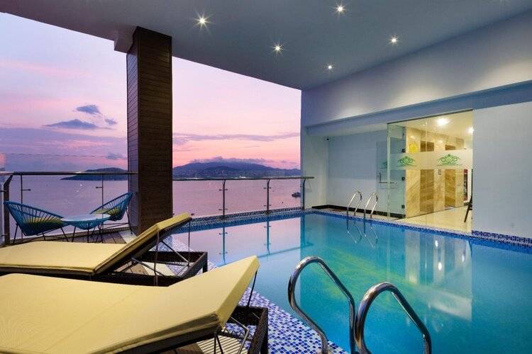 Crown Hotel Nha Trang