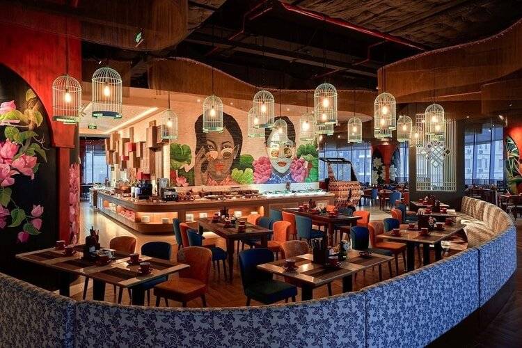 The Golden Seaview Panorama