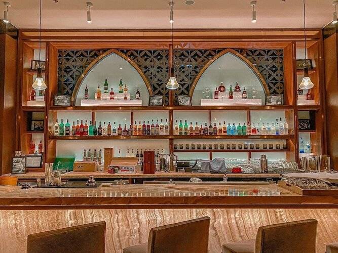 The Golden Seaview Panorama