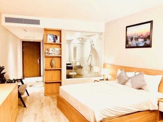 The Golden Seaview Panorama