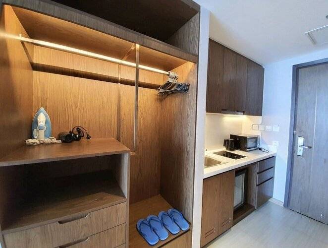 The Golden Seaview Panorama