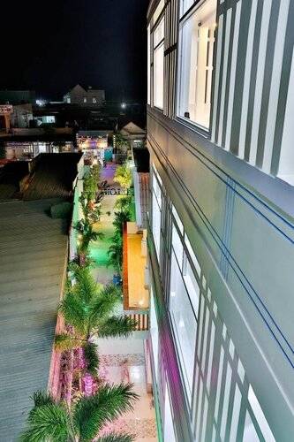 Halona Hotel