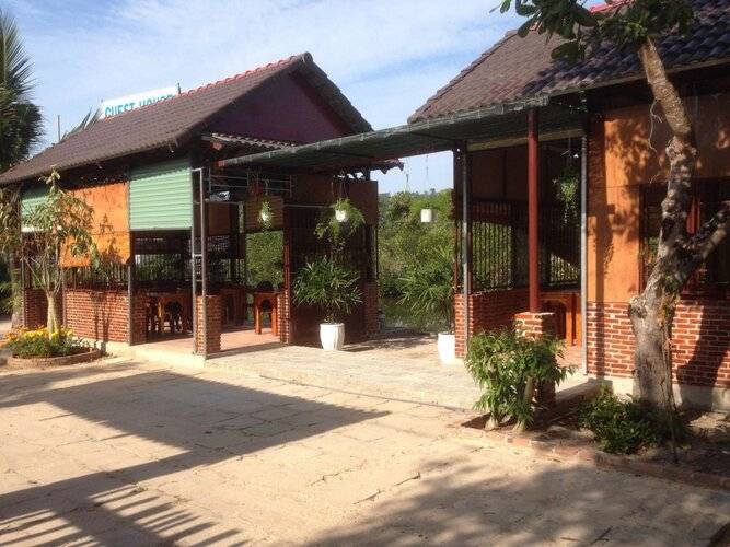 Thuy Van Bungalow (Adults Only 18+)