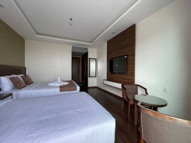 Night Sea Hotel