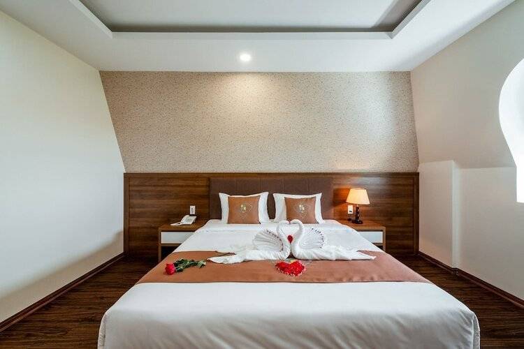 Night Sea Hotel