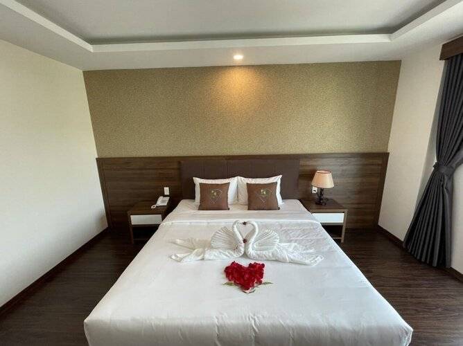 Night Sea Hotel