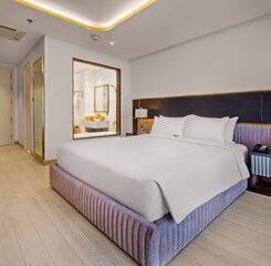 $item['hotel']['name']