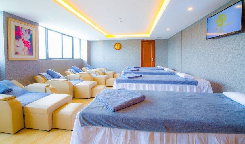 Le Hoang Beach Hotel