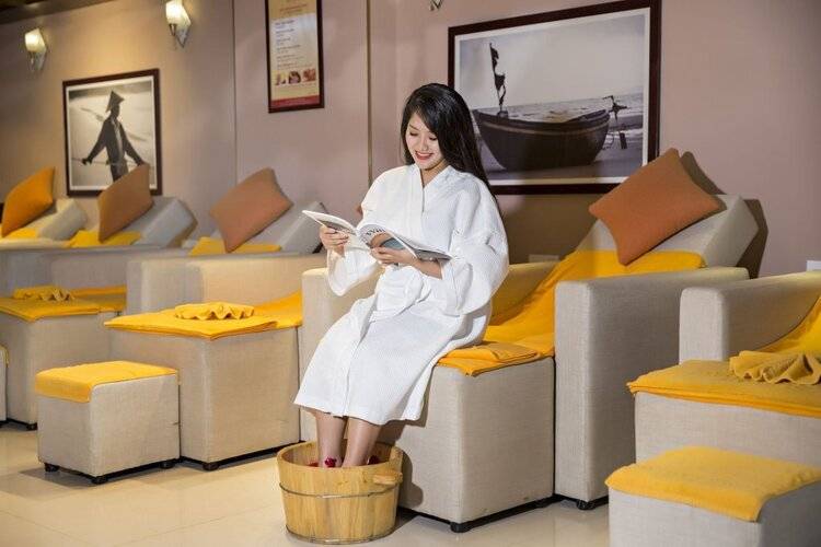 White Sand Hotel & Apartment