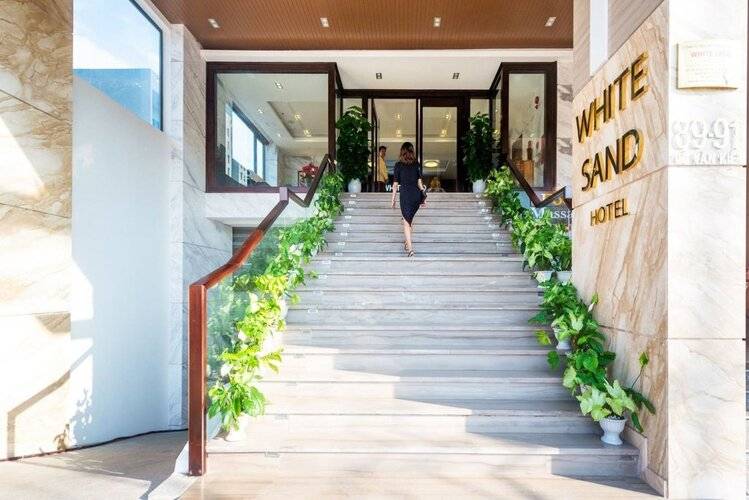 White Sand Hotel & Apartment