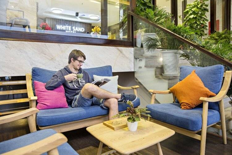 White Sand Hotel & Apartment