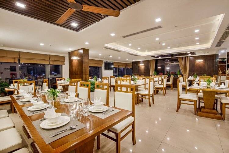 White Sand Hotel & Apartment