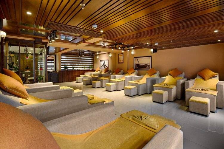 White Sand Hotel & Apartment