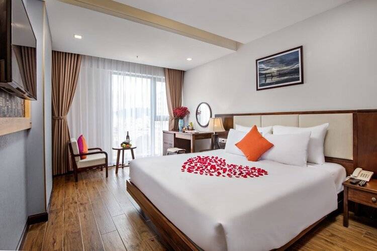 White Sand Hotel & Apartment