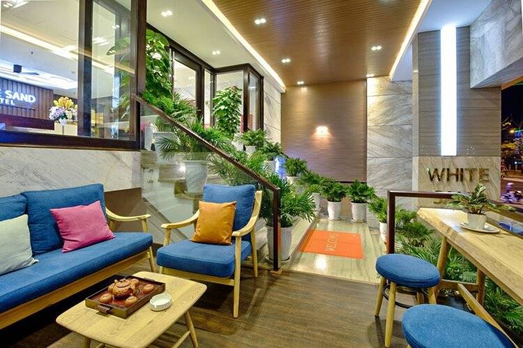 White Sand Hotel & Apartment