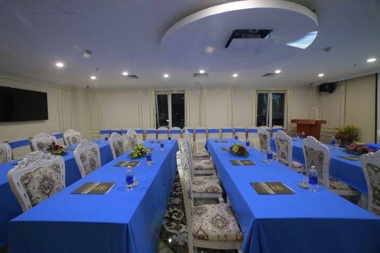 Tuyet Son Hotel