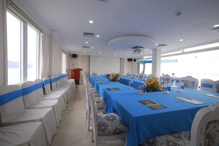 Tuyet Son Hotel