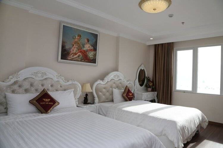 Tuyet Son Hotel
