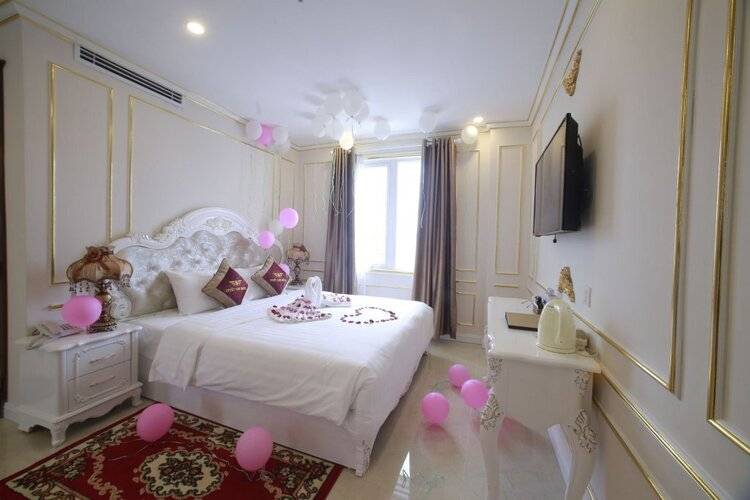 Tuyet Son Hotel