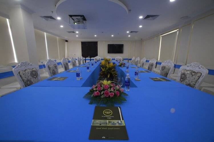 Tuyet Son Hotel